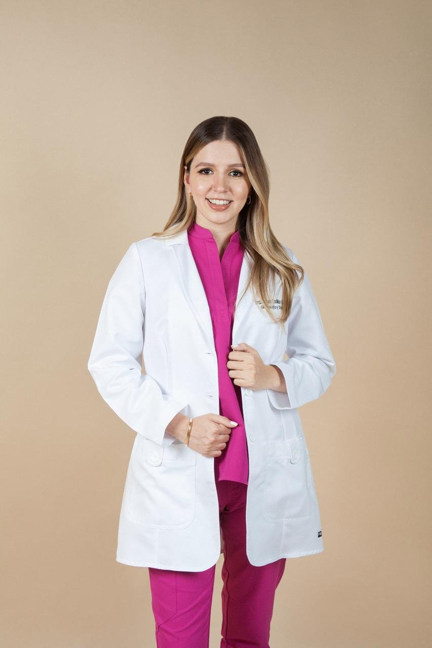 Dra. Andrea Castillón, ginecóloga y obstetra en Monterrey